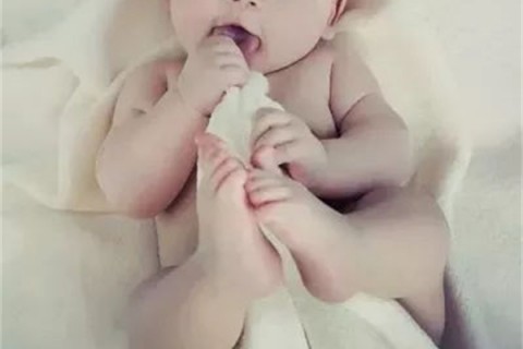夏季怎么穿可以避免泉州捐卵宝宝感冒受凉？生病要怎么穿？
